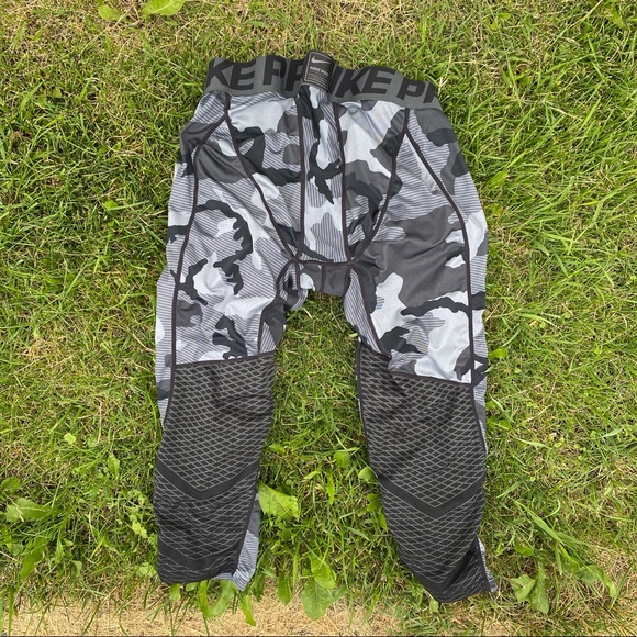 Nike Other - Nike Pro Men’s Capri legging dri fit sz L camo